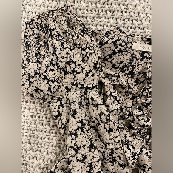 DOEN viola wrap top sz Small ruffled tie waist floral blouse - Picture 7 of 11